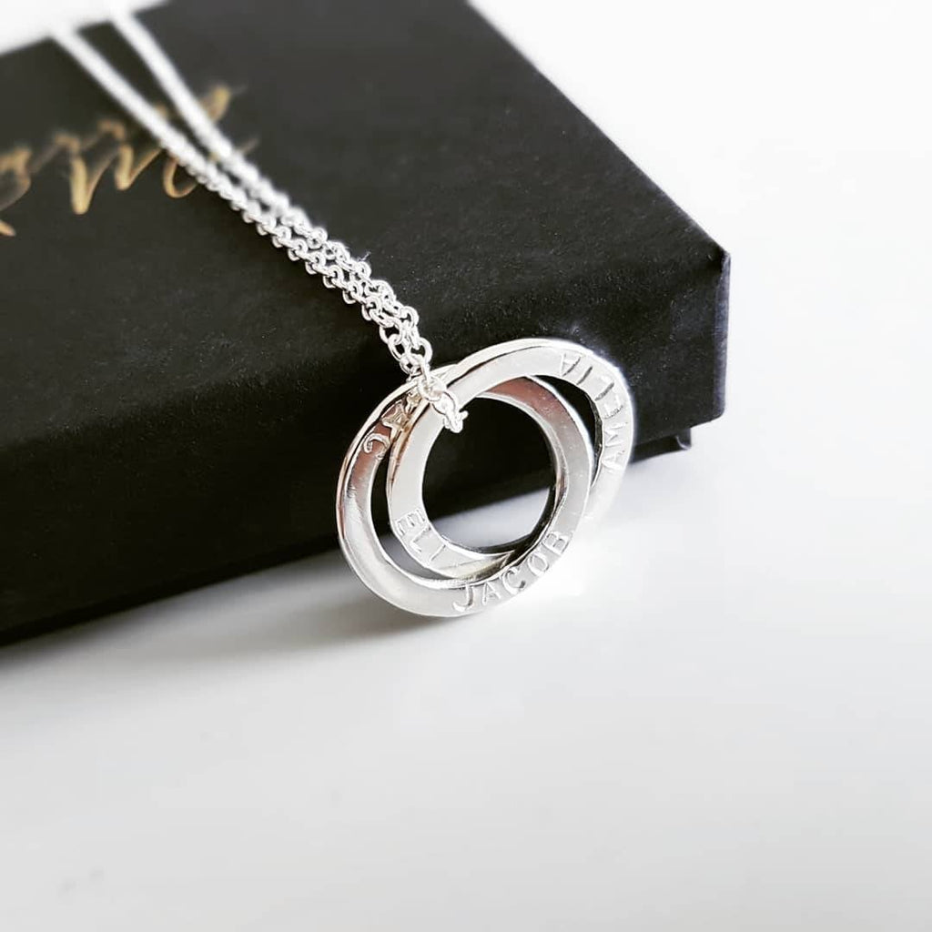 Sarin Interlocking Circle Necklace- Sterling Silver